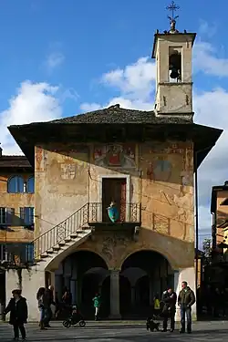Der Palazzo della Comunità an der Piazza Motta, genannt Broletto