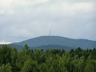 Bild des Berges vom Rohrbachstausee aus