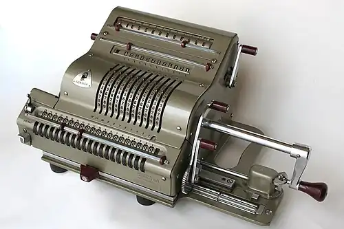 Vierspeziesrechner der 1950–1960er Jahre[6]