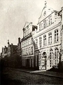 Das 1942 zerstörte alte Haus Mengstraße 06 (Bildmitte), um 1870