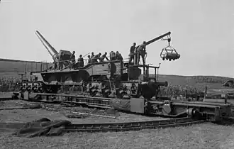 Eisenbahngeschütz auf einer Vögele-Drehbettung