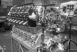 Ein konstruktiv ähnlicher Motor des Typs VL II