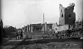 Zerstörter Straßenzug im Jahr 1918