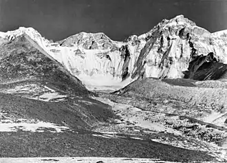 Pauhunri (Mitte hinten) vom Quellgebiet des Lachung Chu südlich des Dongkya La