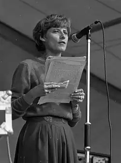 Petra Kelly auf der Veranstaltung Künstler für den Frieden in Bochum 1982