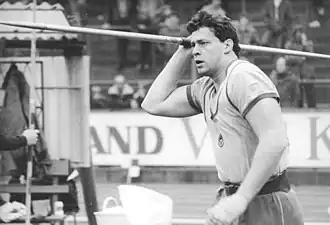 Europameister Uwe Hohn – 1984 war er der erste und einzige Speerwerfer, der weiter als einhundert Meter warf, bevor die erzielten Weiten ab 1986 mit der Einführung neuer Speermodelle kürzer wurden