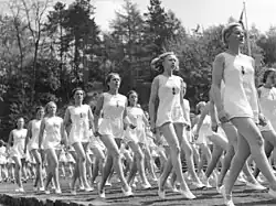 Nationalsozialismus: BDM-Mädchen bei einer Gymnastikvorführung, 1941
