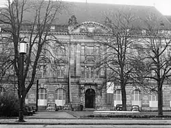 Kaiserin-Friedrich-Haus am Robert-Koch-Platz, Sitz der Akademie der Künste (Ost)