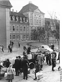 Aufnahmeheim im Schloss (1960)