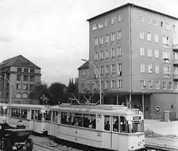 Gotha-Zug der Linie 5 auf der Annaberger Straße Ecke Erdmannsdorfer Straße, 1961