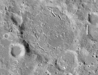 Krater Bunsen, links unten Bunsen D (LROC-WAC)