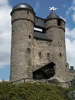 Doppelturm der Burg Greifenstein (Hessen)