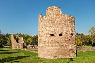 Ruine der ehemaligen Wasserburg Bucherbach