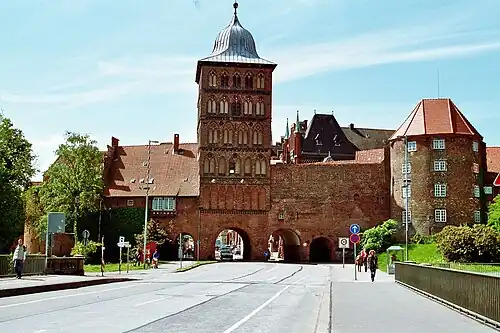 Burgtor Lübeck von Norden
