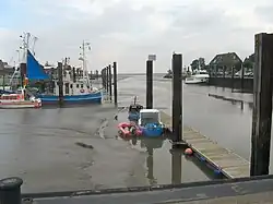 Hafen von Fedderwardersiel bei Niedrigwasser
