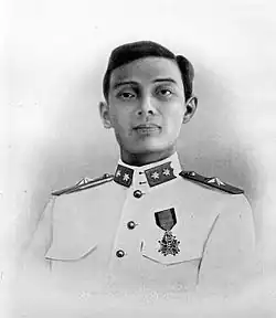 Gemälde von Prinz Paku Alam VIII. in offizieller Kleidung (vor1937)