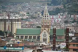 Blick von Südwesten auf die Kirche