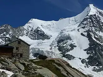 Cabane du Mountet mit Ober Gabelhorn (4063 m)