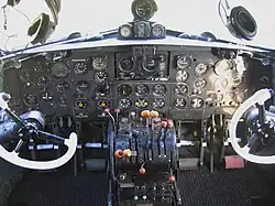 Cockpit der Il-14 in Cämmerswalde, April 2009