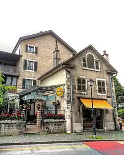 Café du commerce in der Altstadt