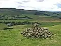 Cairn auf der Hügelkuppe