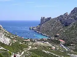 Bucht im Nationalpark mit Booten.