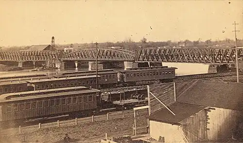 Erste Eisenbahnbrücke (1870–1878) der California Pacific, rechts Sacramento