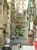 Freitreppe Santa Maria del Monte mit Blumenschmuck