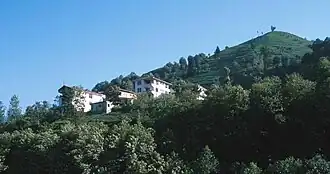 Tee wird in der Türkei nur im nordöstlichsten, fast schon subtropischen Abschnitt der Schwarzmeerküste kultiviert.— Ikizdere Tal südlich von Rize, 200 m s.m.