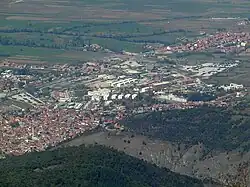 Das Feldlager Prizren aufgenommen vom Gipfel des Cviljen, Oktober 2001.