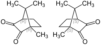 Strukturformeln beider Enantiomerer von Campherchinon