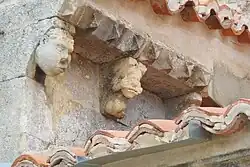 Kragsteine an der Nordseite des Chors