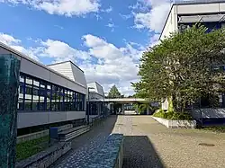 Blick auf die Gebäude D und C am Campus Landau