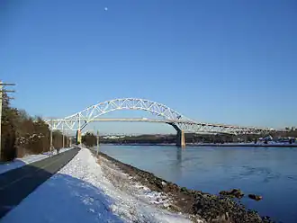 Bourne Bridge führt Route&nbsp;28 über Cape Cod Canal