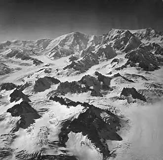 Mount Torbert rechts im Bild; Aufnahme aus dem Jahr 1969