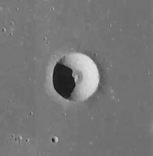 Krater Carlini (LROC-WAC)