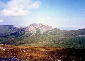 Der Càrn Mairg vom benachbarten Meall nan Aighean aus gesehen