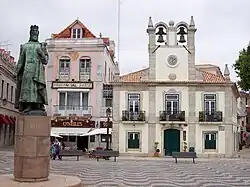 Statue von Peter&nbsp;I. auf dem Rathausvorplatz