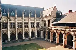 Nordwestecke des Kreuzgangs