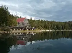 Der aufgerichtete Bau von Corinna Menn im September 2024