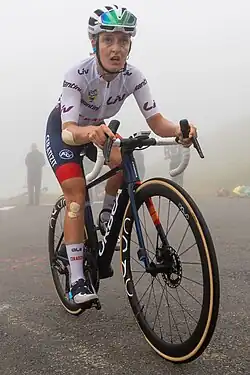 Cédrine Kerbaol auf dem Col du Tourmalet während der Tour de France Femmes 2023
