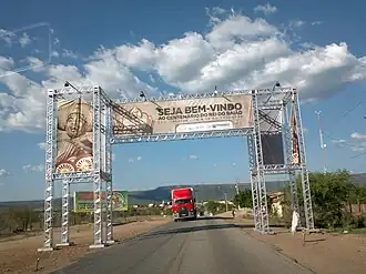 Begrüßungsportal zur Hundertjahrfeier von Luiz Gonzaga in Exu