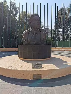 Büste von Ignacio García Téllez im Centro Médico Nacional Siglo XXI.