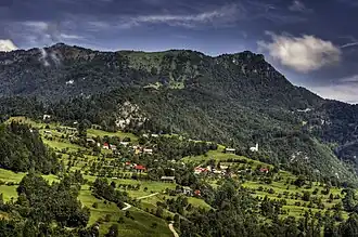 Die Berge um Labinje nördlich von Cerkno