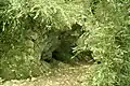 Höhle unterhalb des Château de Montgriffon