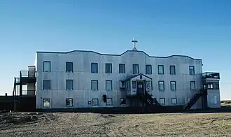 Ehemaliges Missionshospital in Chesterfield Inlet, Heim für Schwerstbehinderte