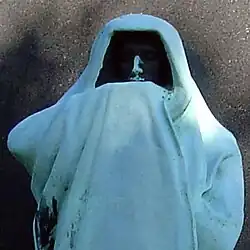 Wer in die Augen der Statue schaut, kann sich laut einer Großstadtlegende seinen eigenen Tod ausmalen Überlebensgroße, 3 m hohe Jugendstil-Bronzeskulptur mit Kapuzenmantel