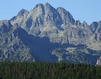 Der Dračí štít rechts des Gipfels von Vysoká in der Bildmitte