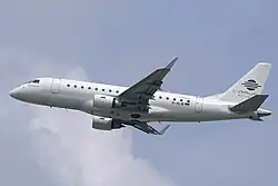 Eine Embraer 170 der Cirrus Airlines