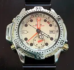 Taucheruhr von Citizen mit Tiefenmesser (Zeiger auf 12 Uhr = 0 m Tauchtiefe), erschienen 2011